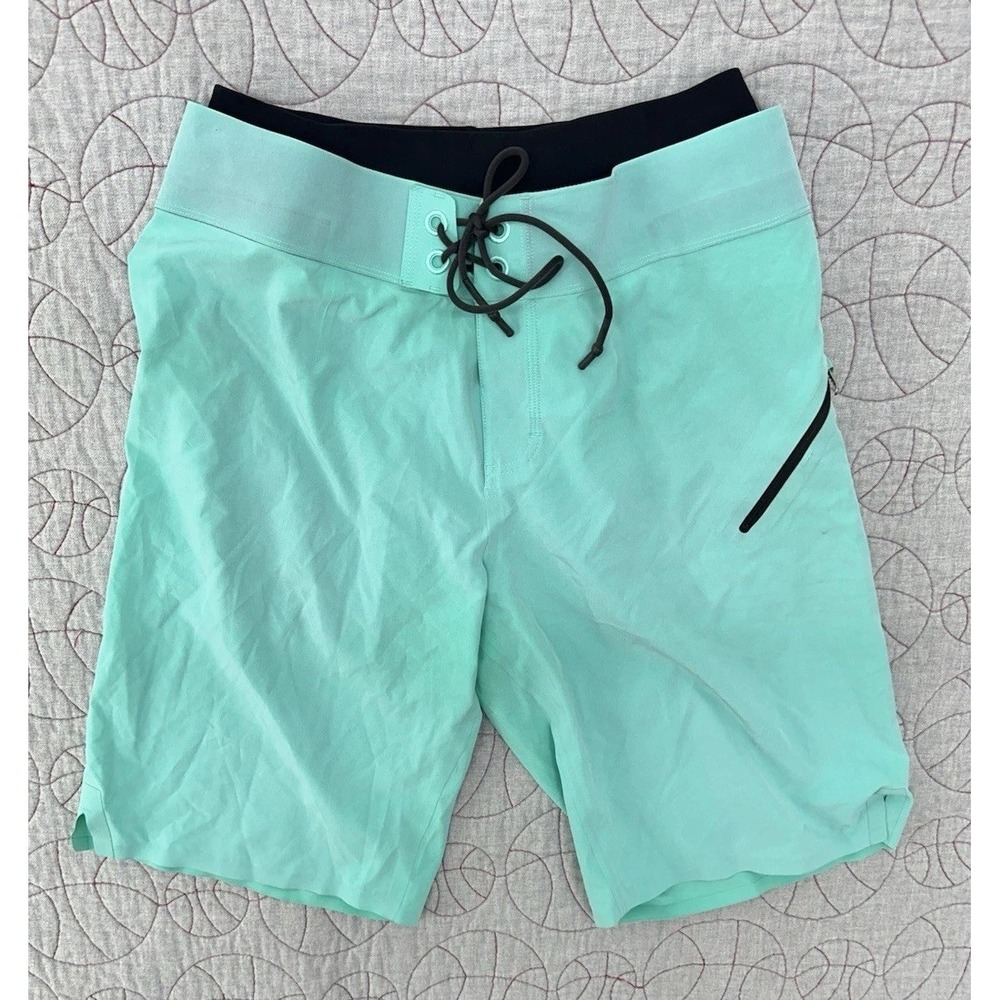 Lululemon Current Board Shorts Mens 32 Yoga Athletic 10" Sea Foam Green LINED